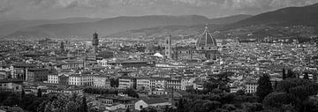 Monochrome Toskana im Format 6 x 17, Florenz Skyline