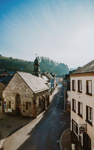 Het kleine kerkje in Vianden, Luxemburg