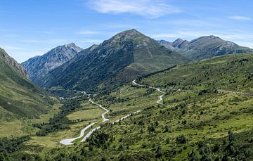 Serpentineweg in de Pyreneeën van Frank Herrmann