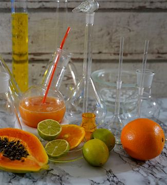 Rum cocktail met papaja sinaasappel limoen van Babetts Bildergalerie