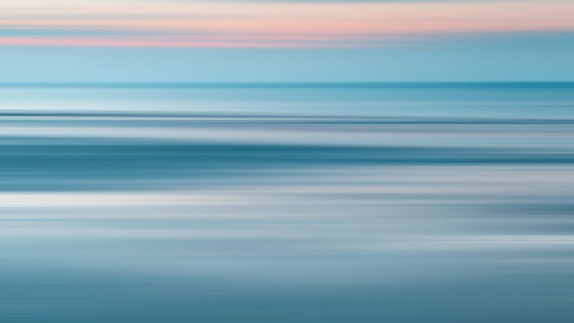 Sea in motion by Elles Rijsdijk