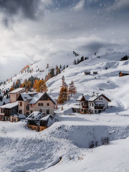 Een winters dorpje van Daniël de Jong