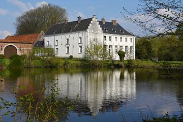 Zicht op het Kasteel van Rooi in Tongeren van Retrotimes