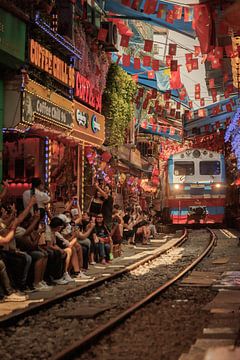 Train Street Hanoi, Vietnam by Patrick Fotografeert