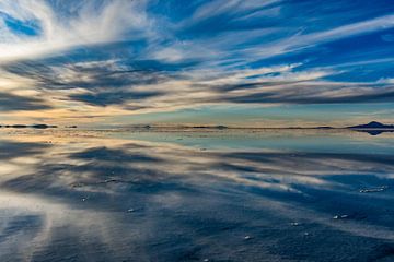 Zonsondergang op Zoutvlakte van Oscar Leemhuis