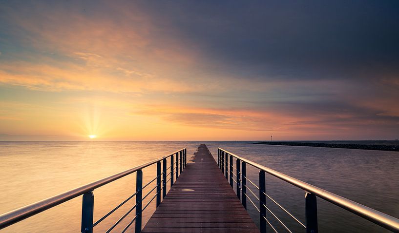 Jetty city beach Hoorn au lever du soleil 6 par peterheinspictures