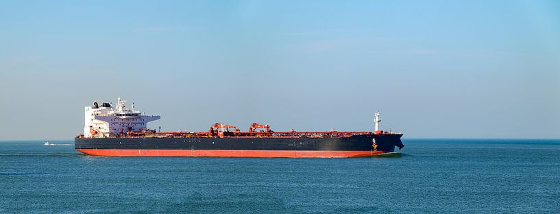 Olietanker op open zee van Sjoerd van der Wal Fotografie