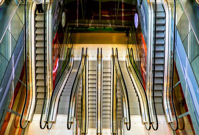 Sur l'escalator par Karin Bazuin