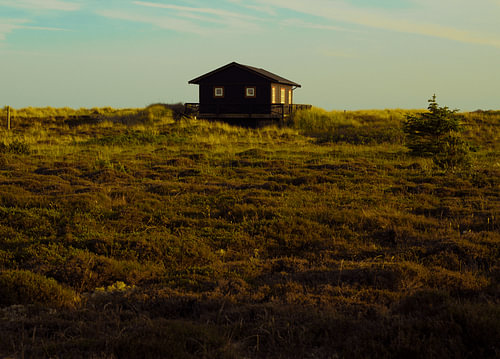 Hütte auf dem Bergrücken, Skagen