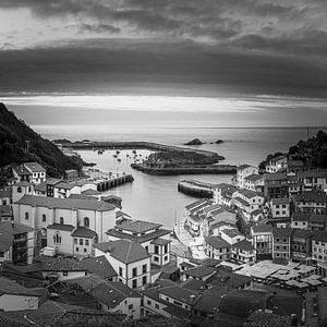 Cudillero in Schwarz und Weiß, Asturien, Spanien