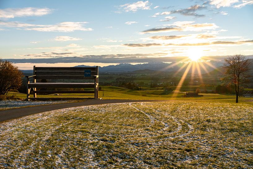 Sunrise at the hiking bench near Oy Mittelberg by Leo Schindzielorz