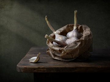 Nature morte moderne à l'ail
