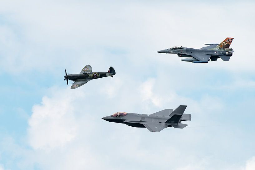 Historische vlucht met Spitfire, F-16 en F-35. par Wim Stolwerk