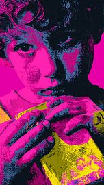 Eine traumhafte Gestalt, die ein verzerrtes, kindliches Objekt in einer psychologisch abstrakten Realität hält von Aden Pink Studio