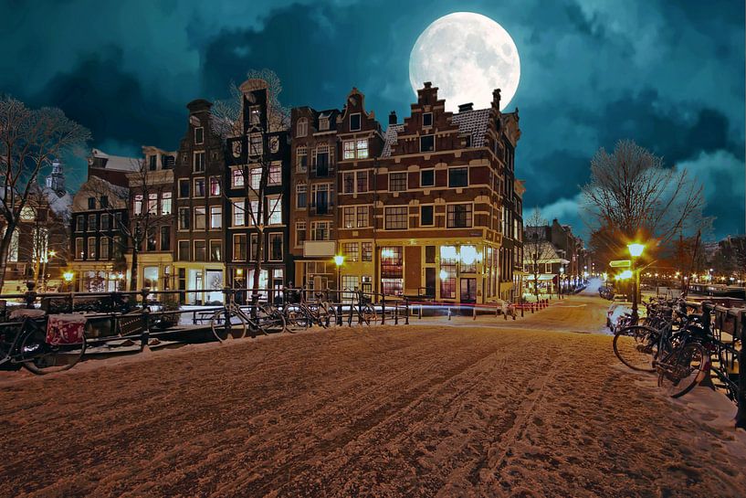 Besneeuwd Amsterdam bij volle maan in Nederland von Eye on You