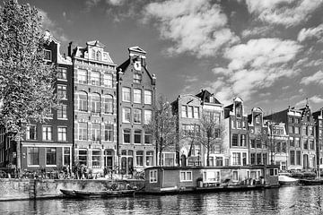 Amsterdamse grachten met woonboot van Hans Vos Fotografie