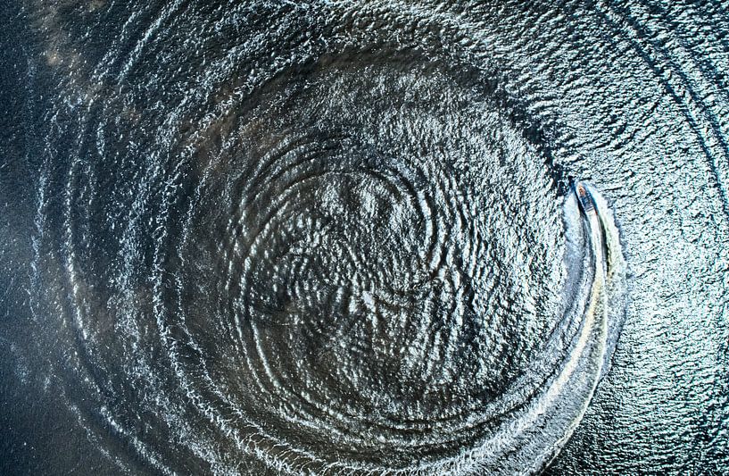 Water circle by UFO Video Productions