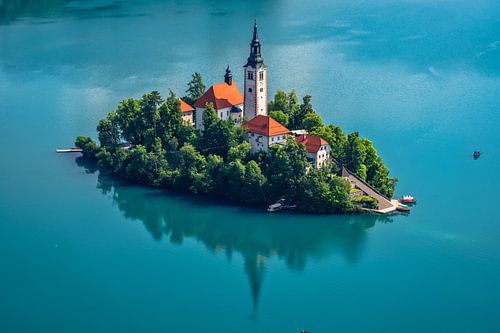 Mariakerk op het meer van Bled Slovenië van Achim Thomae Photography