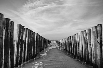 stormbrekers bij oostkapelle zeeland van anne droogsma