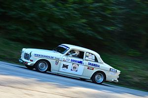 Volvo Amazon 123 GT op de berg - Eggberg Klassik 2019 van Ingo Laue