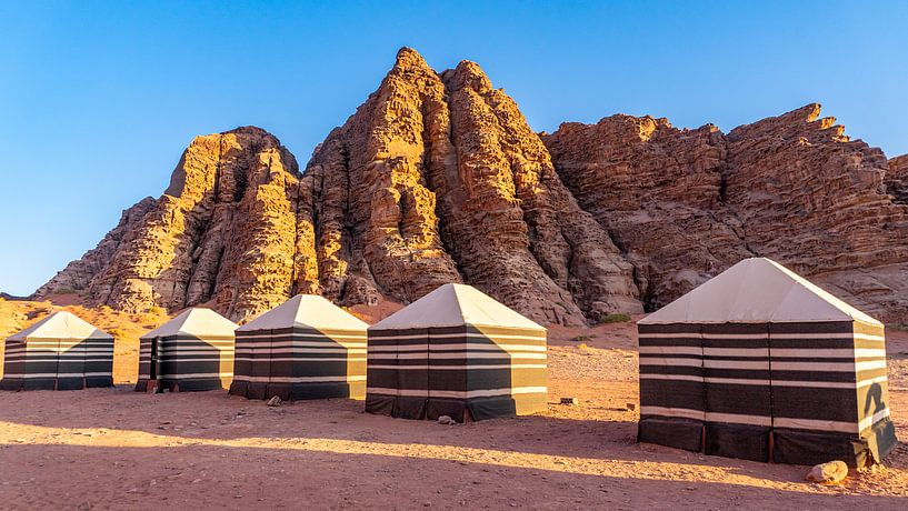 Beduinenzelte in Wadi Rum, Jordanien von Jessica Lokker