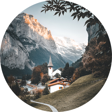 Lauterbrunnen | Zwitserland | rustige kleuren | uitzicht van Laura Dijkslag