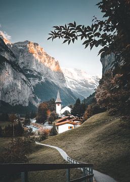 Lauterbrunnen | Zwitserland | rustige kleuren | uitzicht van Laura Dijkslag