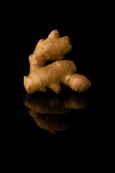Ginger Still Life - Minimalist Kitchen Art by Kleurenrijk