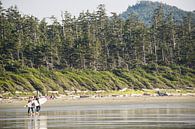 Surfen op Vancouver Island van Claudia Esveldt thumbnail