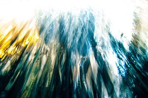 Rayures floues et eau II.