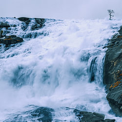 Wasserfall Nykkjesoyfossen, Vestland, Norwegen