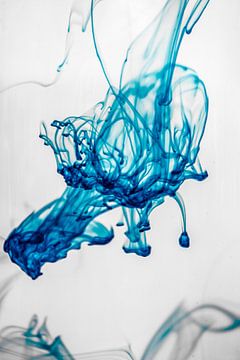 Blauwe druppels in het water van Mixed media vector arts
