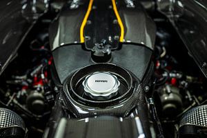 Ferrari 488 Pista Engine Bay van Bas Fransen