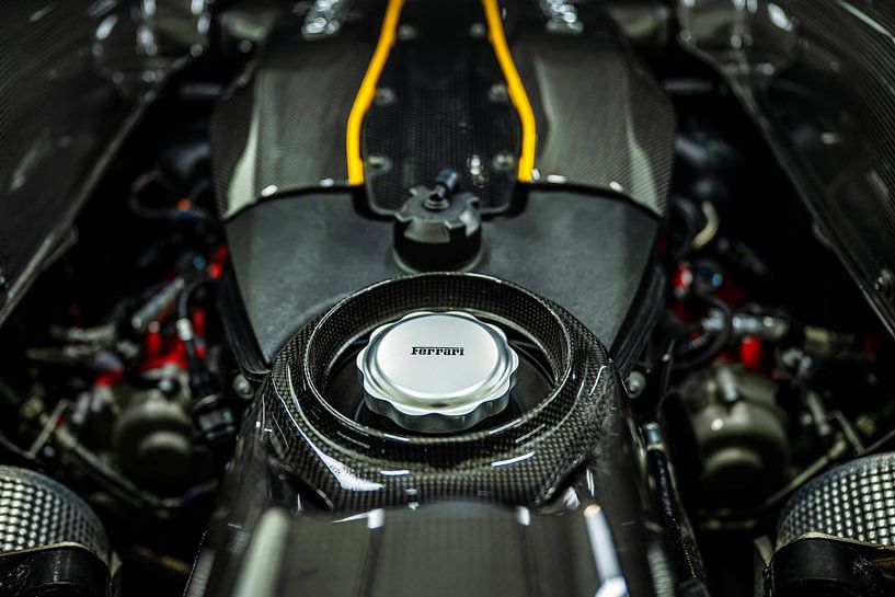 Ferrari 488 Pista Engine Bay van Bas Fransen
