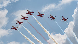 Die „Turkish Stars“ in Aktion bei der Flugshow in Bukarest.