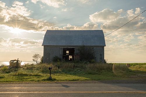 Zonsondergang boerderij