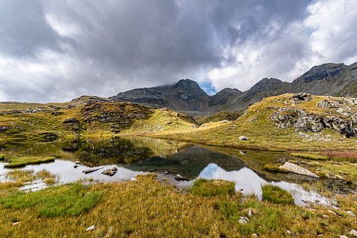 Bergsee auf dem Gipfel des Neualpsees in Osttirol