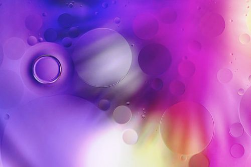 Bubbles van Ruud van Oeffelen-Brosens