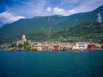 Gardameer - Uitzicht op Malcesine van t.ART