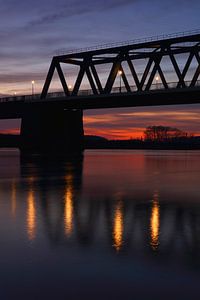 Pont ferroviaire de Deventer au coucher du soleil