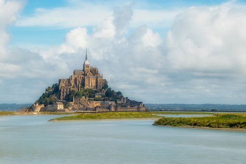 Le Mont-Saint- Michel