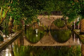 Verwaiste Brücke über die Oudegracht in Utrecht von Donker Utrecht