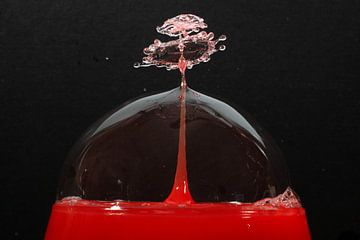 waterdruppel botsing door zeepbel van Gert-Jan van Wezel