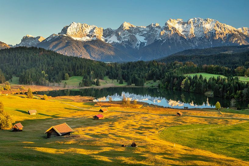 Geroldsee en Karwendelgebergte bij zonsondergang van Markus Lange