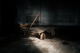 The Forgotten Cart – A Silent Witness of Industrial History by Infinite Decay