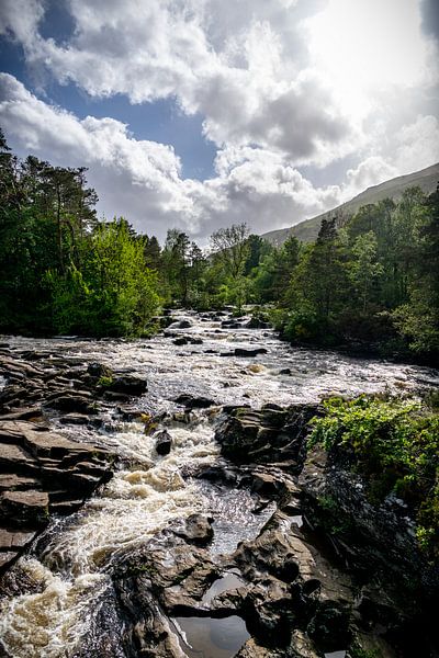 Écosse - La rivière Tummel à travers la campagne écossaise par Rick Massar