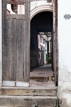 Courtyard Cuba by jovadre