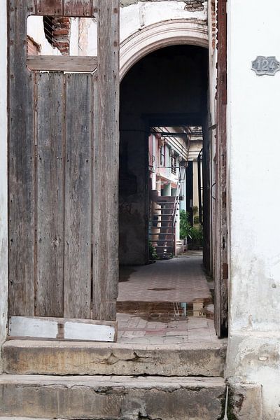 Courtyard Cuba by jovadre