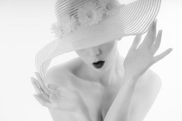 Bobbi and her hat, Colin Dixon by 1x