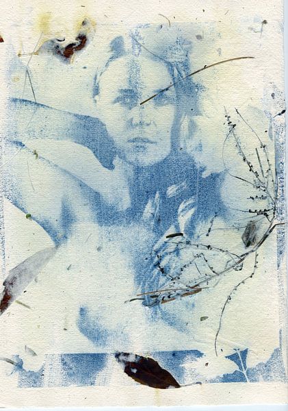 Cyanotypie Lisanne I auf Büttenpapier von Tom Oosthout